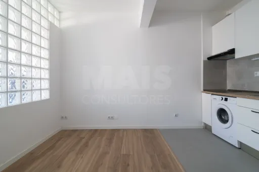 T1 em Paço de Arcos com Vista Desafogada