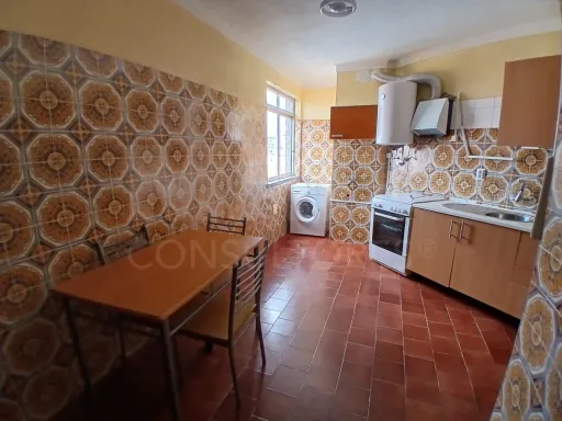 Apartamento T3 no centro das Caldas da Rainha com elevador