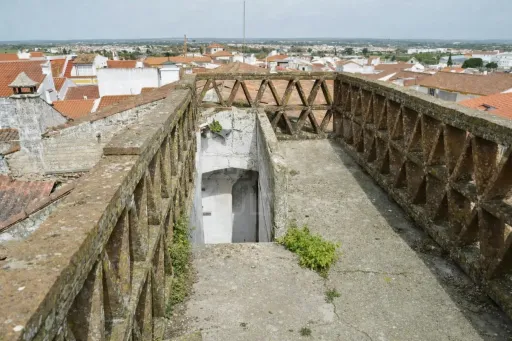 Edifício único do século XVII para reabilitação em Évora