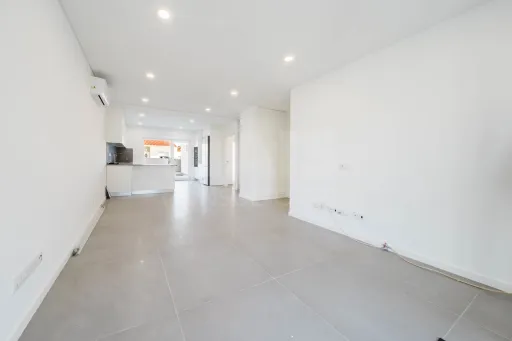 Moradia T3+1 Garagem, Logradouro e Vista Mar