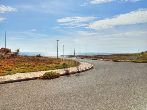 Apartamento T2 com Vista Mar e Garagem!