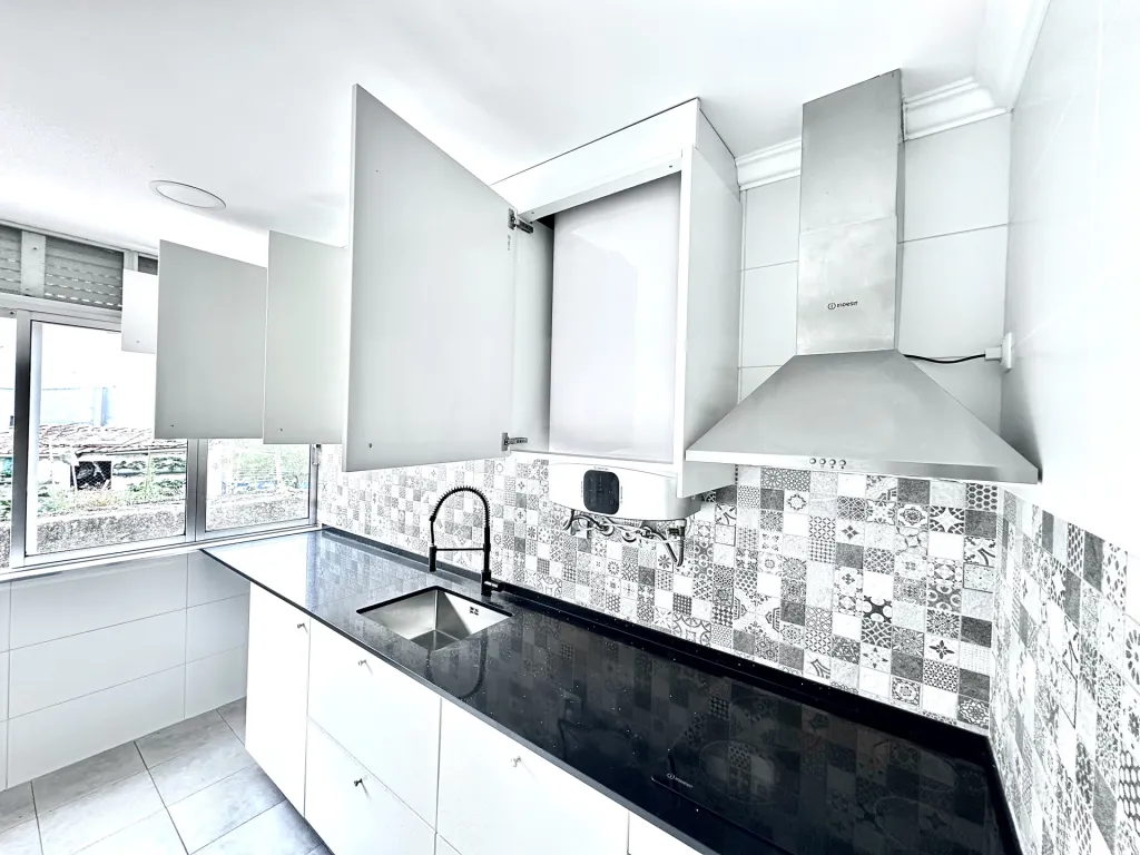 Fully Renovated 2-Bedroom Apartment in Damaia to Be Launched