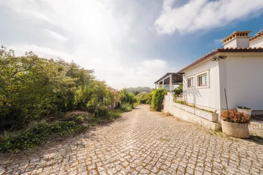 Quinta T4 C/ Garagem e mais de 13.000 m² terreno em Carvalhal, Bombarral
