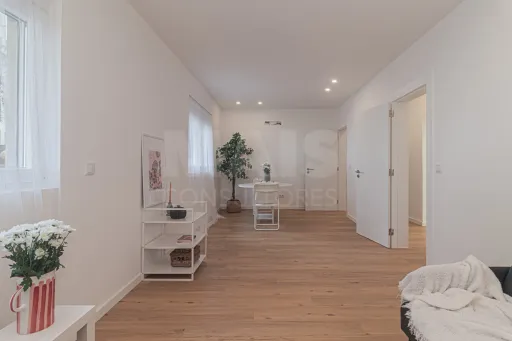 Unique Opportunity - Renovated T2 in Praça São João Batista