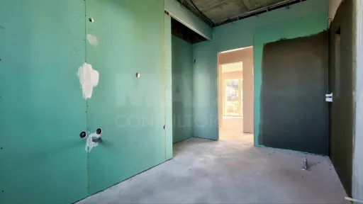 Moradia Térrea T4 com Suite Master, Piscina de Água Salgada, Garagem e Acabamentos Premium !
