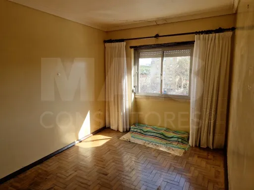 Apartamento de 3 assoalhadas junto ao Metro da Pontinha