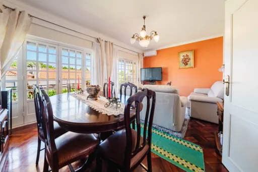 Villa with charm and privacy on a 1400m² plot