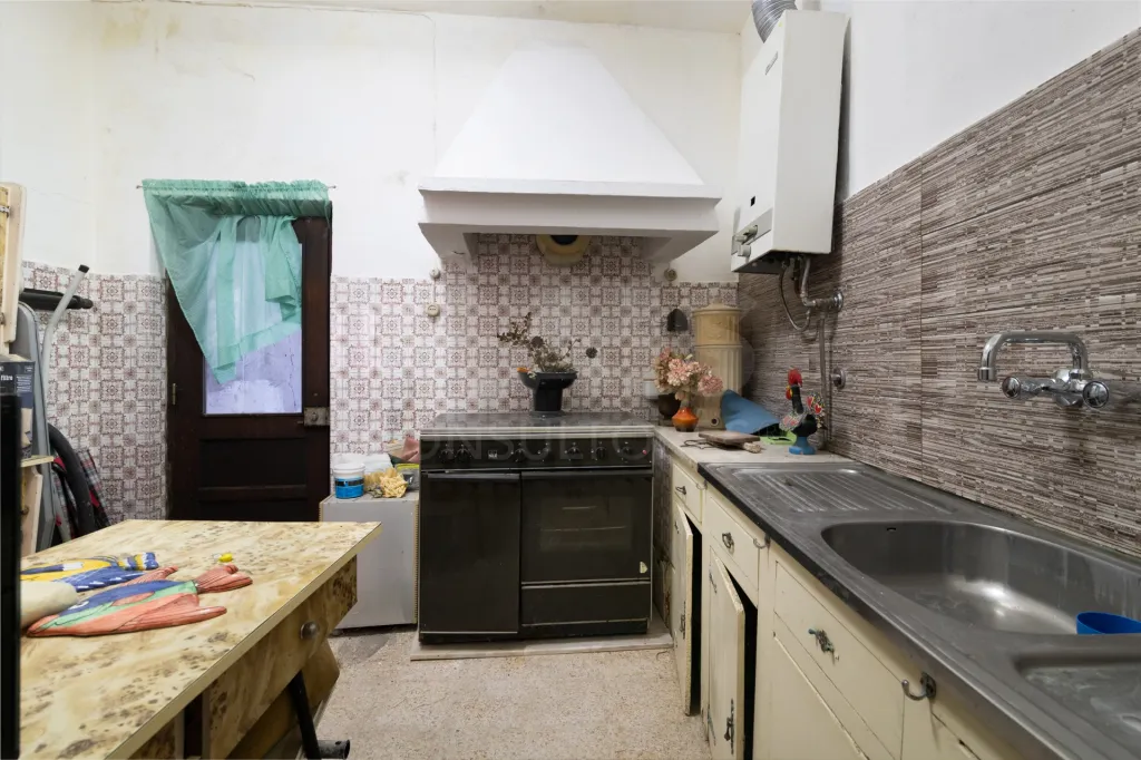 Duas Moradias com Terreno de 1.480 m² no centro da Lourinhã