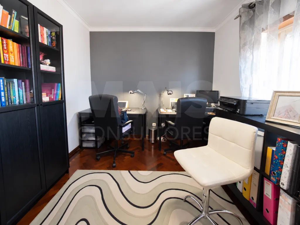 T3 no Carregado com excelentes areas com varanda e parqueamento