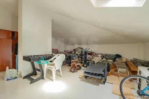 Apartamento T3 com 4 Varandas, Excelentes Áreas e Conforto Total – Praceta Tranquila, no Porto Alto em Samora Correia