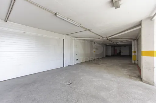 Garagem fechada em Peniche