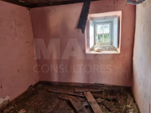 Moradia em ruinas, em Barreirinhas, ALCANEDE