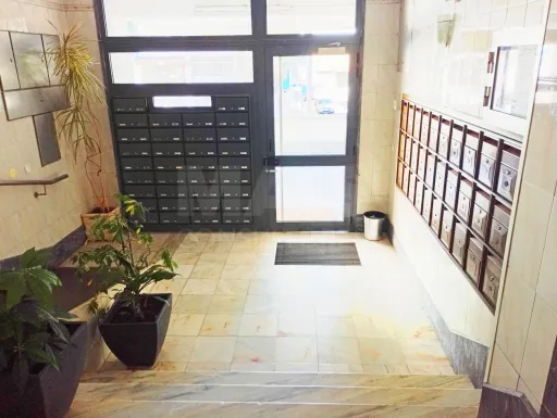 Apartamento com 4 assoalhadas e prédio com elevador