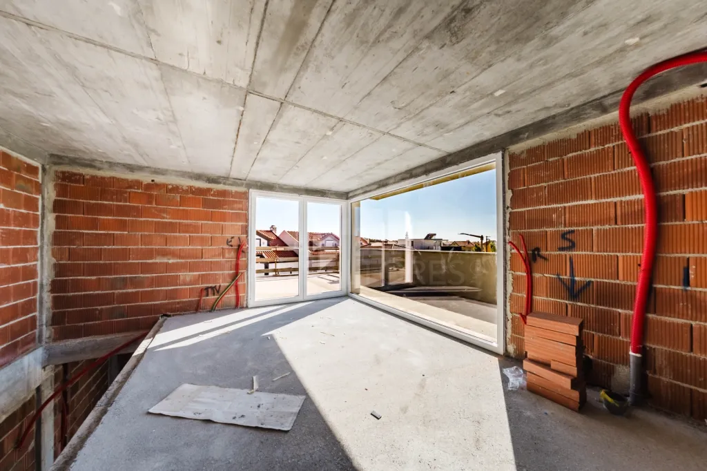 Moradia T3+1, Garagem, Espaço Exterior e Varanda Panorâmica e uma vista