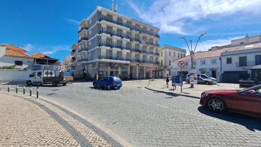 Prédio em Peniche | Investimento com rendimento e potencial de valorização
