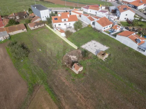 Moradia Térrea para Reabilitar com Terreno, Vista Mar e Vista Sítio da Nazaré – Bárrio, Alcobaça
