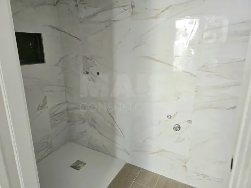 Elegant renovated 2-bedroom apartment in the heart of Nazaré, 500m from the beach