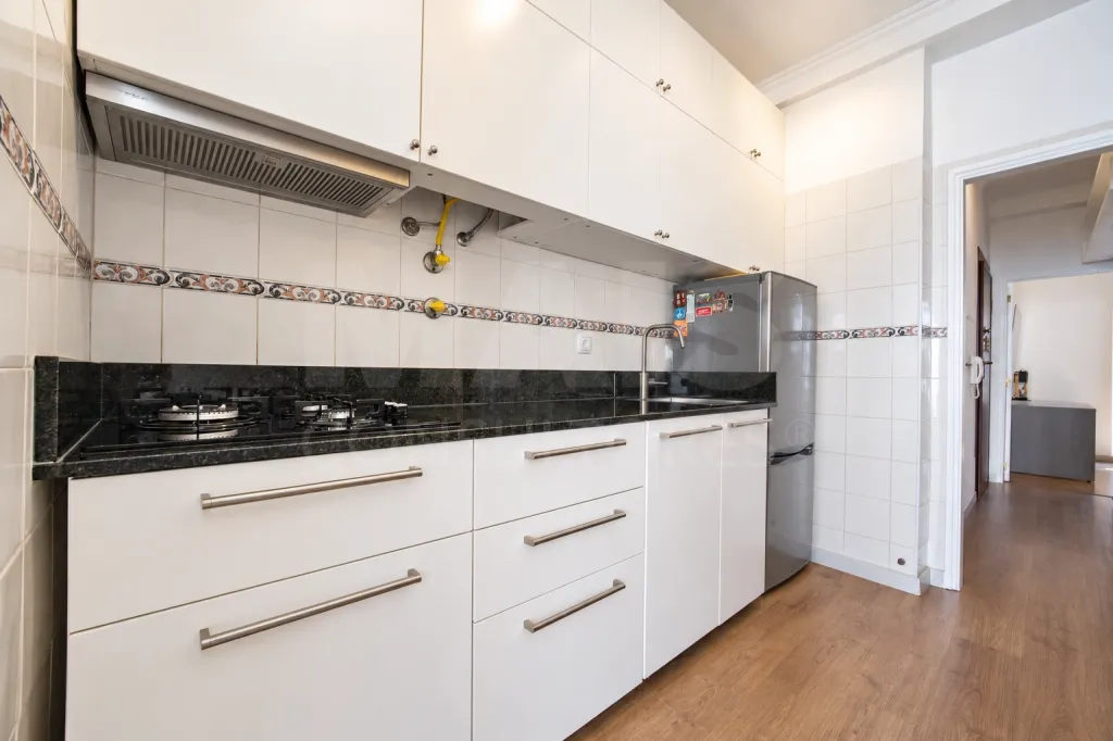 Converted 2-bedroom apartment in Penha de França with a terrace