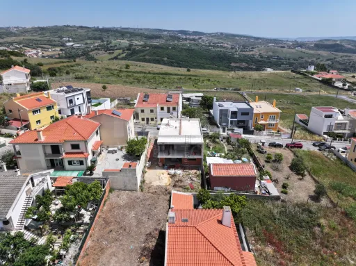 Moradia T4 c/ Suite, Jardim, Piscina & Parqueamento!