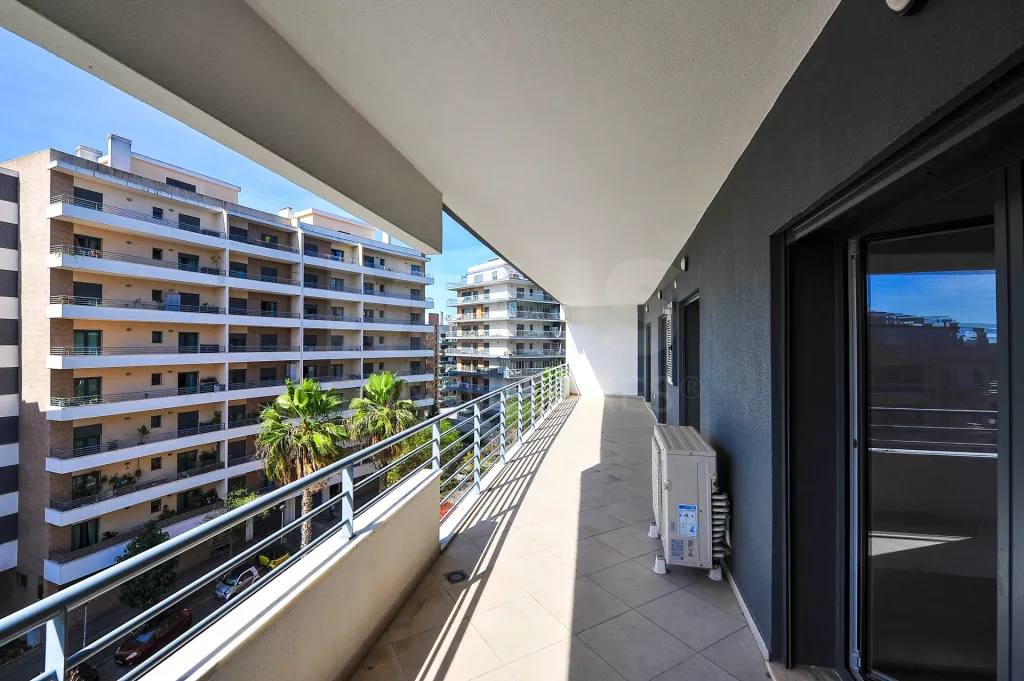 New 3-bedroom apartment with box for 2 cars | Colinas do Cruzeiro, Odivelas