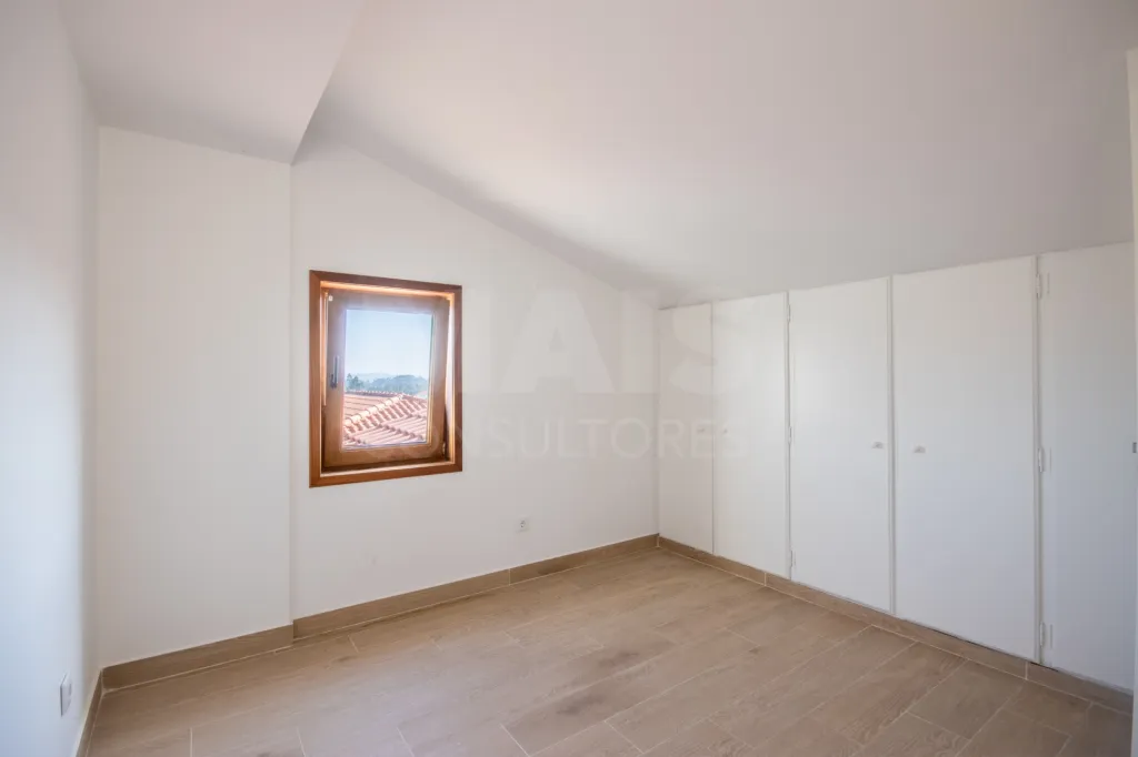 Moradia T3+2 com piscina e jardim a 8km de Caldas da Rainha