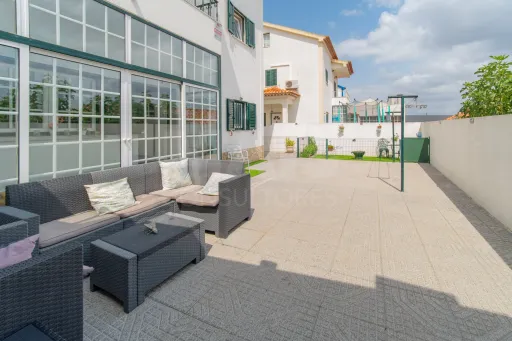 Moradia T3+1 com Garagem no Carregado