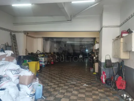 Spacious, ready-to-use warehouse in Póvoa Santo Adrião, the space that can grow your business