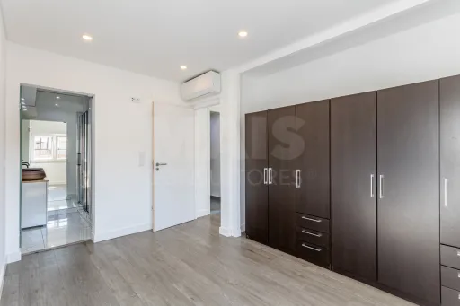✨ Apartamento T2 Remodelado em Sacavém