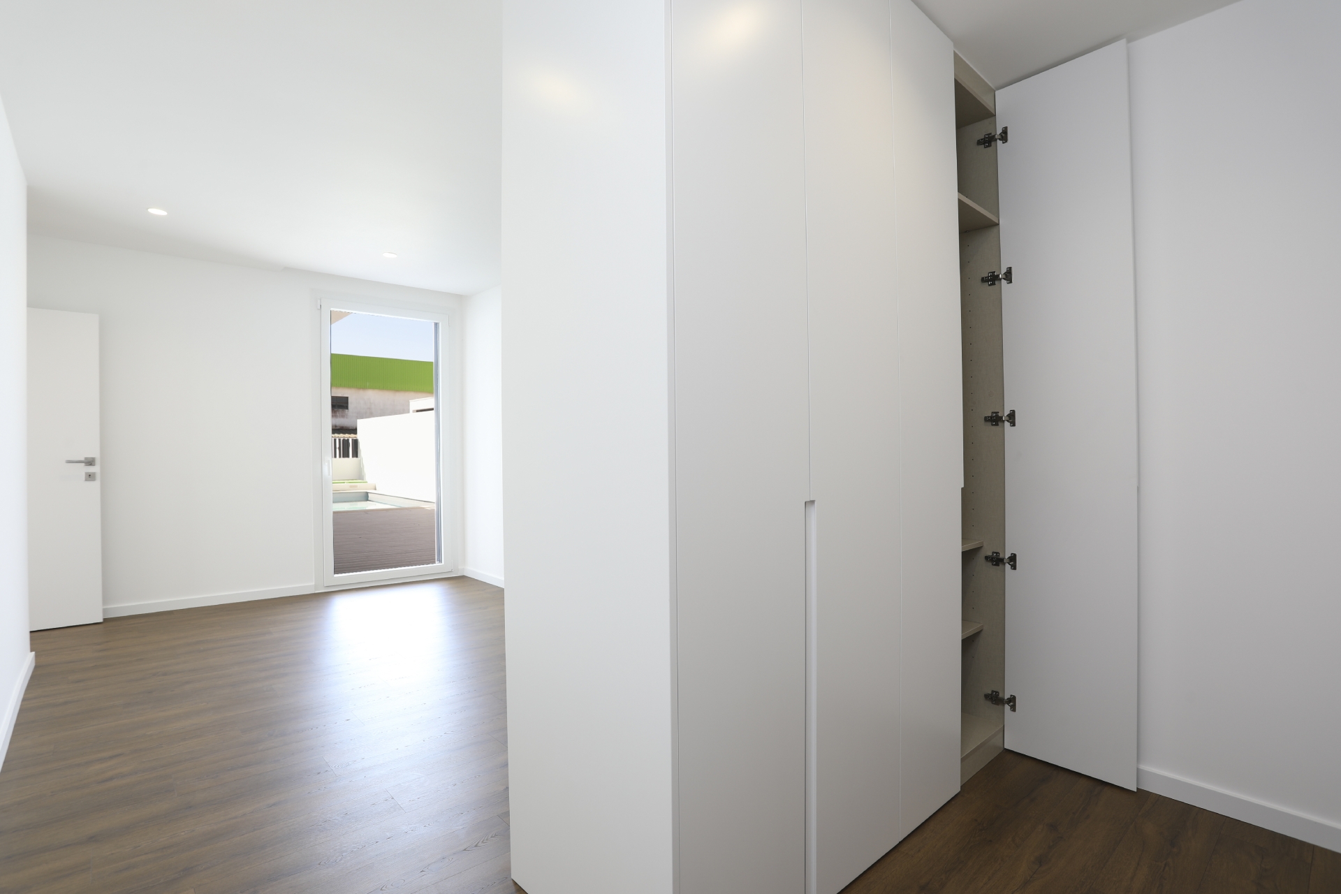 Moradia Térrea T3, linhas modernas, condomínio fechado Vilas da Lezíria (novo), Samora Correia