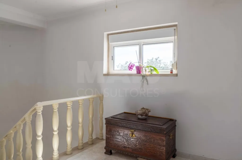 Moradia T5, com garagem e espaço exterior, Caneças