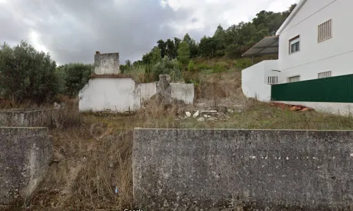 House in ruins on a plot of land with 331.9 m2 in Coruche