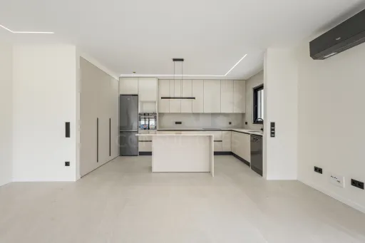 Moradia T3+1 NOVA com piscina em terreno de 2098m2