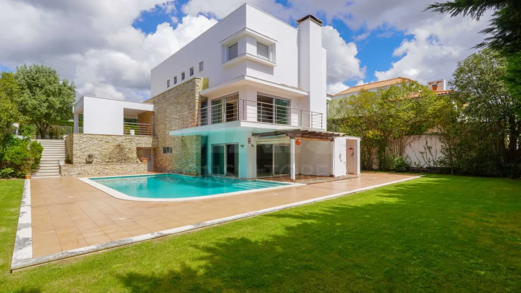Moradia T4 em “OPORTUNIDADE” na zona “PREMIUM” da Beloura (Cascais/Sintra)