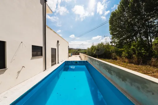 Moradia T3 Nova com Piscina