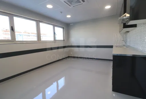 Pavilhão Industrial novo no Carregado com 624 m2 de Terreno e 312 m2 de Construção
