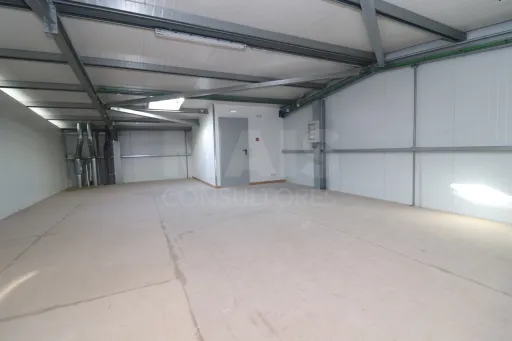Pavilhão Industrial novo no Carregado com 624 m2 de Terreno e 312 m2 de Construção
