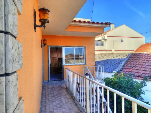 Moradia T3 Mobilada c/ 2 Wc´s e Logradouro