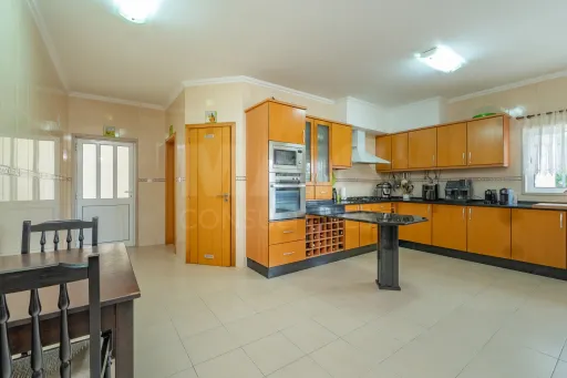 3 bedroom villa with pool and 7,320 m² plot - Privacy, sustainability and quality of life