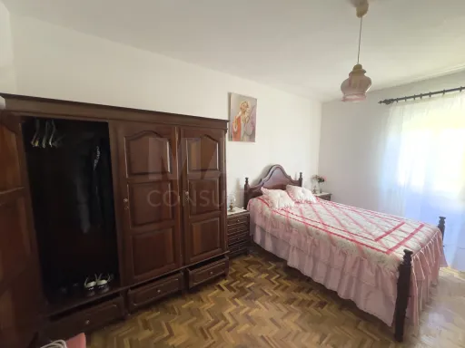 Moradia T2+3 com Terreno de quase 3000m2 Urbano