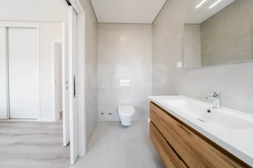 Moradia T3 Moderna, Térrea com Espaço Exterior | Olho Marinho, Óbidos