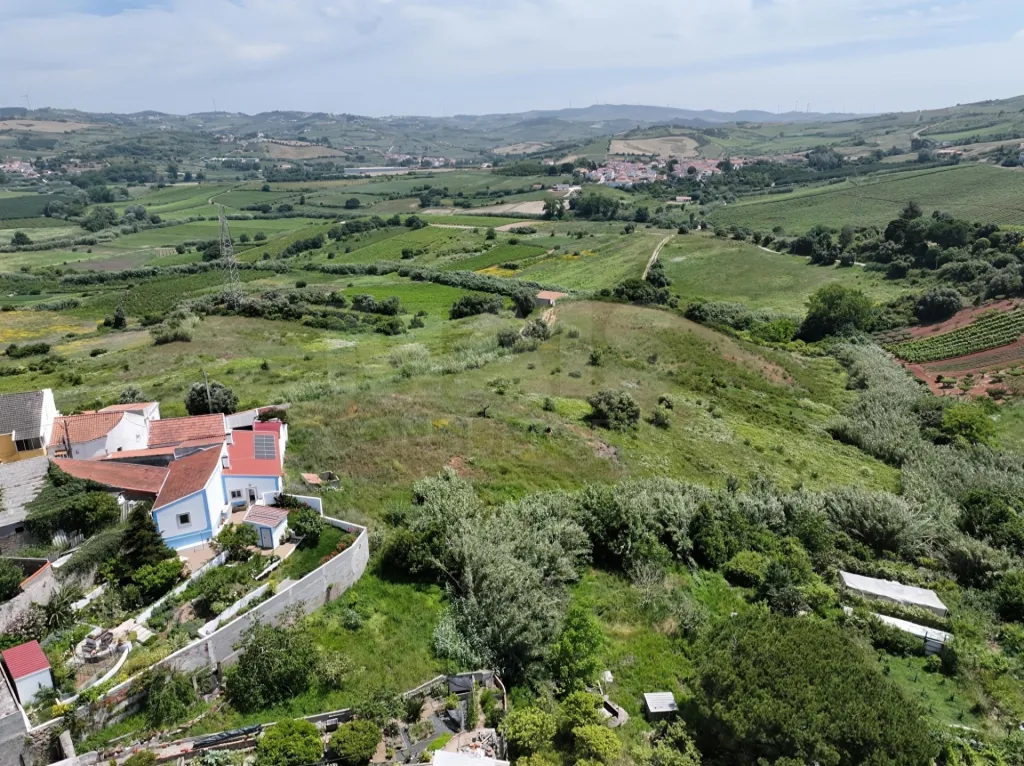 Terreno p/ Construção c/ 2.299m2 & Proj. Aprovado p/ Moradia T3 Térrea!