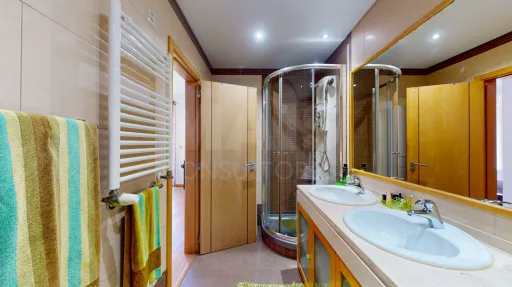 Apartamento T3 com garagem e arrecadação - Caneças