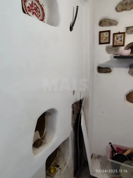 Moradia T1 Parcialmente Remodelada no casal das Andorinhas - Dois Portos