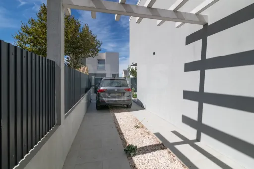 Moradia Independente T4 em TRAJOUCE, SÃO DOMINGOS DE RANA