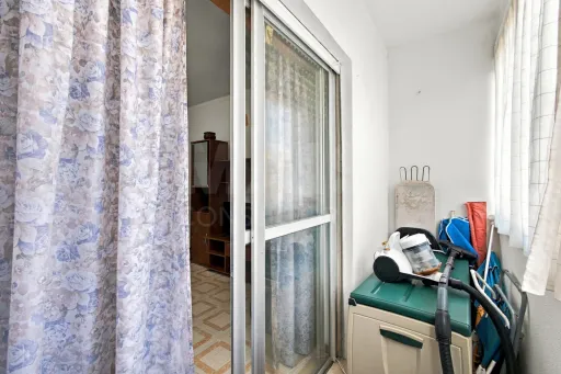 Apartamento T2 com marquise em Peniche