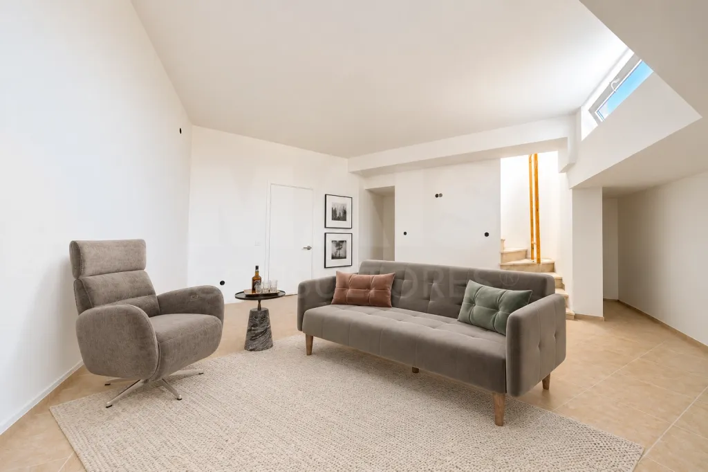 Apartamento T1+1 Renovado com Terraço, Conforto e Qualidade | Peniche
