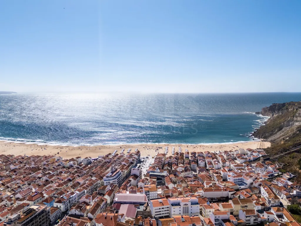 Apartamento T2 na Nazaré c/ 2 lugares de garagem