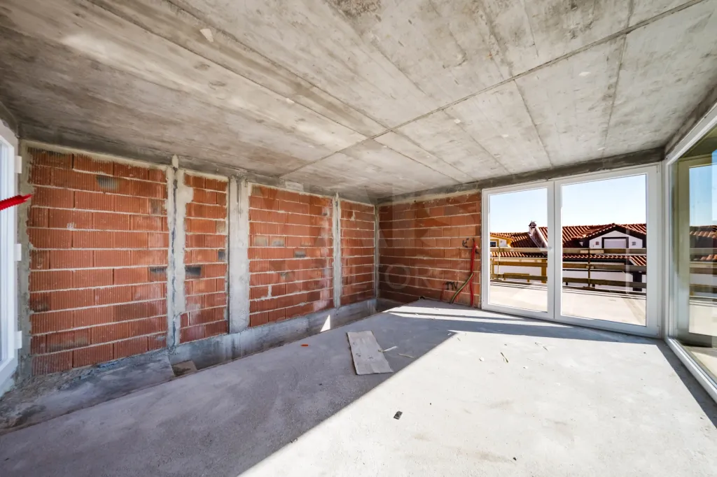 Moradia T3+1, Garagem, Espaço Exterior e Varanda Panorâmica e uma vista