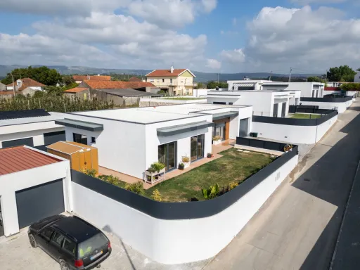 Moradia T3 térrea de Arquitectura Contemporânea