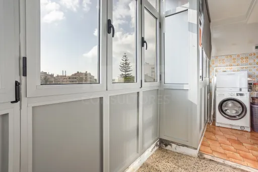 2-Bedroom Apartment with Excellent Potential | Sacavém | 5th Floor with Elevator